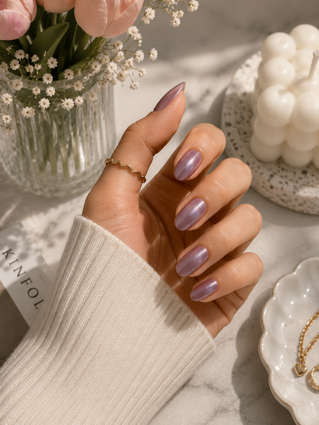 Glitter nails